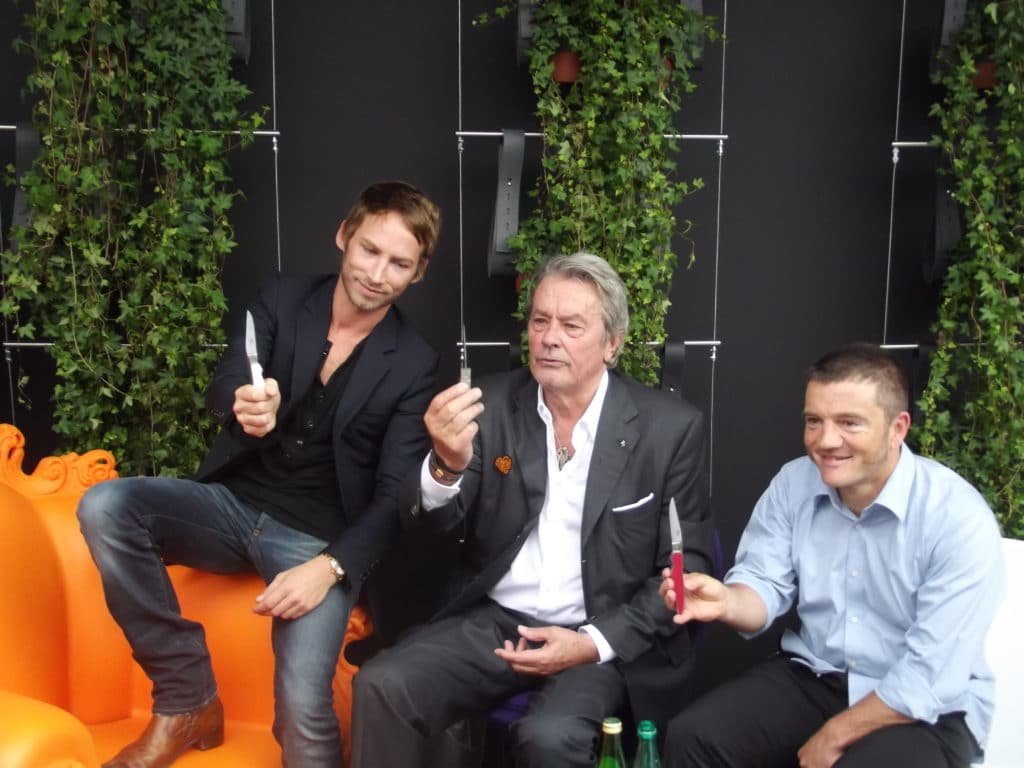 Rencontre avec Alain Delon et Ora Ito pour Laguiole 