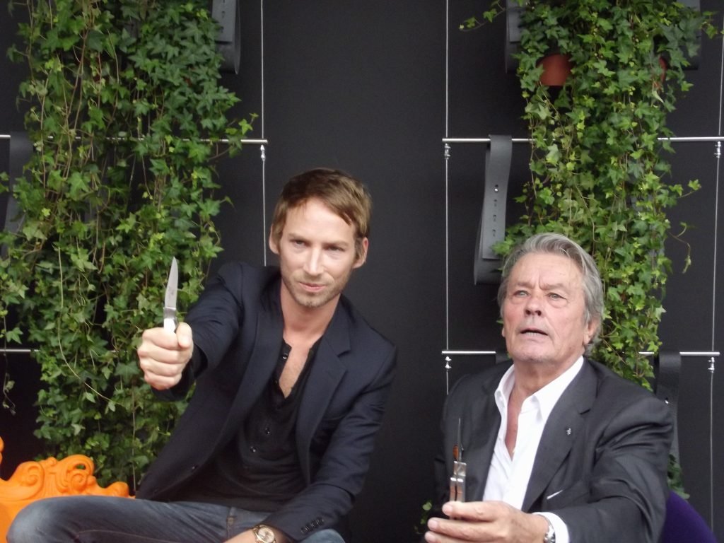 Rencontre avec Alain Delon et Ora Ito pour Laguiole 