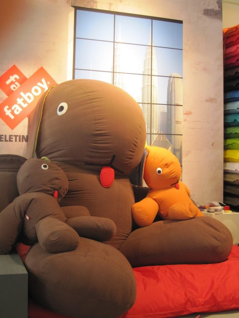 Pouf design : le pouf Lapin CO9 by Jukka Setälä