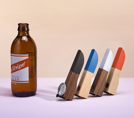Décapsuleurs design : Le décapsuleur aimanté Bottle Opener by Brenda Ravenhill Décapsuleurs design : Le décapsuleur aimanté Bottle Opener by Brenda Ravenhill