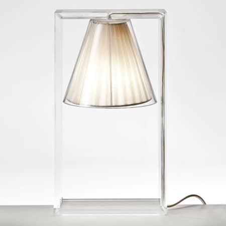 La lampe à poser Light Air by Eugeni Quitllet