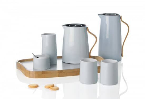 Le plateau Emma by Sebastian Holmbäck et Ulrik Nordentoft