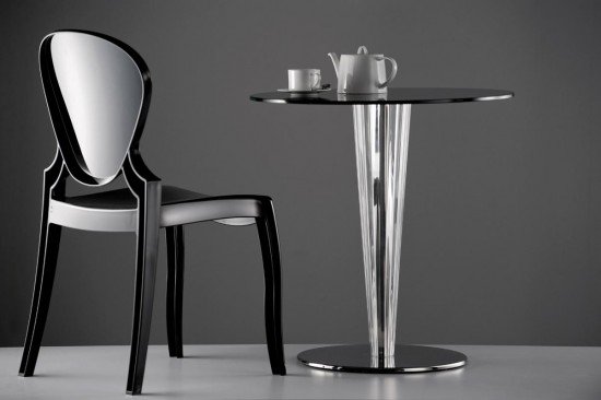 Chaise design Queen de Claudio Dondoli et Marco Pocci