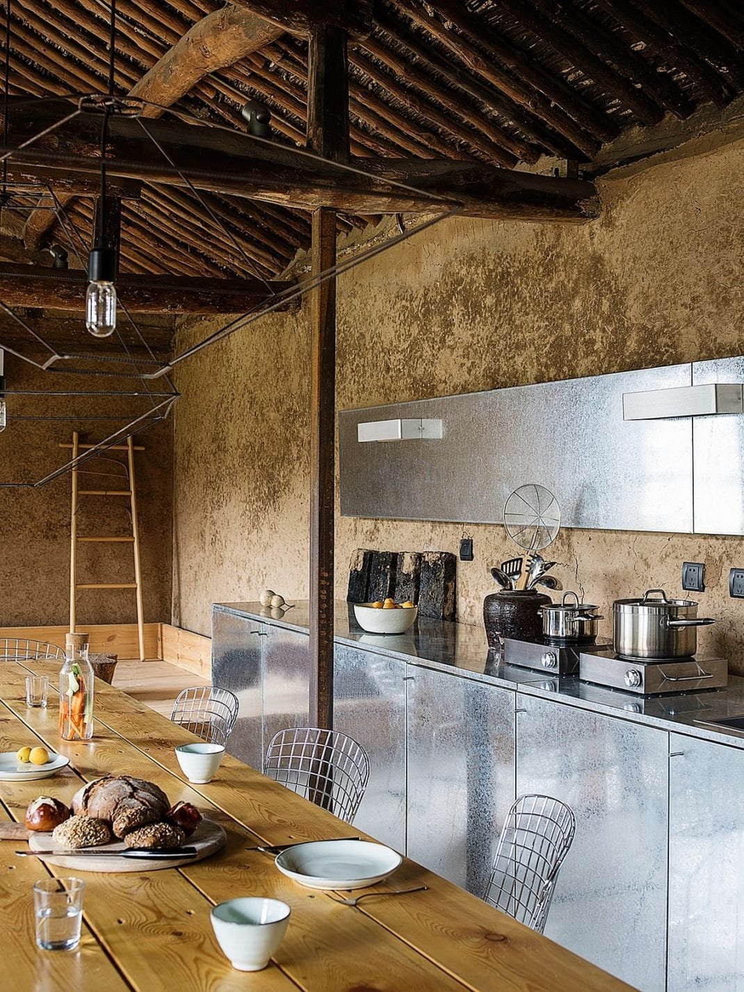 Rénover une ruine pour en faire une maison moderne et confortable Rénover une ruine pour en faire une maison moderne et confortable