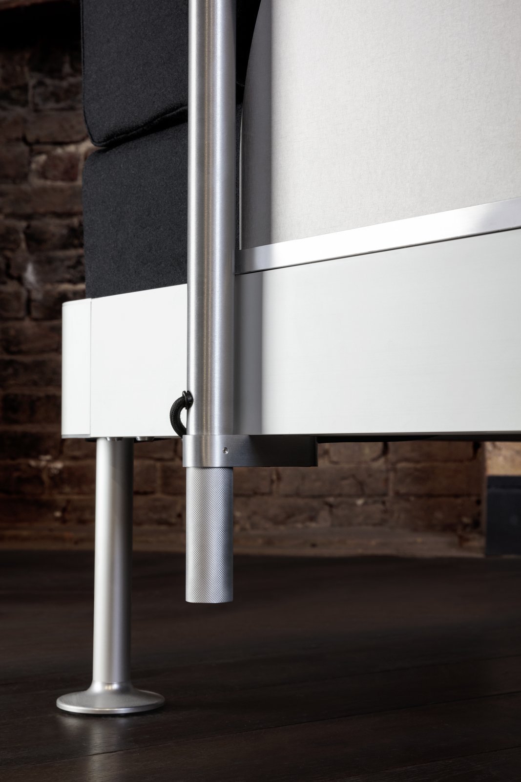 Tom Dixon et IKEA présentent la collection DELAKTIG 