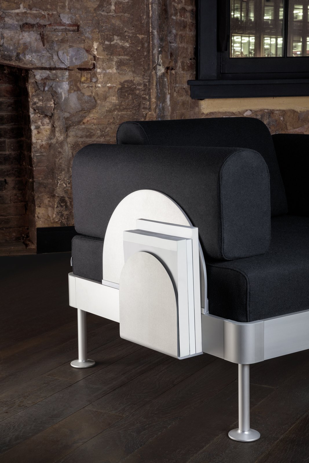 Tom Dixon et IKEA présentent la collection DELAKTIG 
