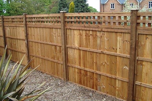 choisir une clôture de jardin bois 