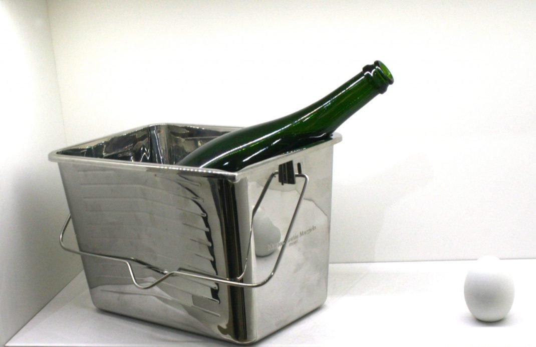 Le seau à glace design Maison Martin Margiela Le seau à glace design Maison Martin Margiela