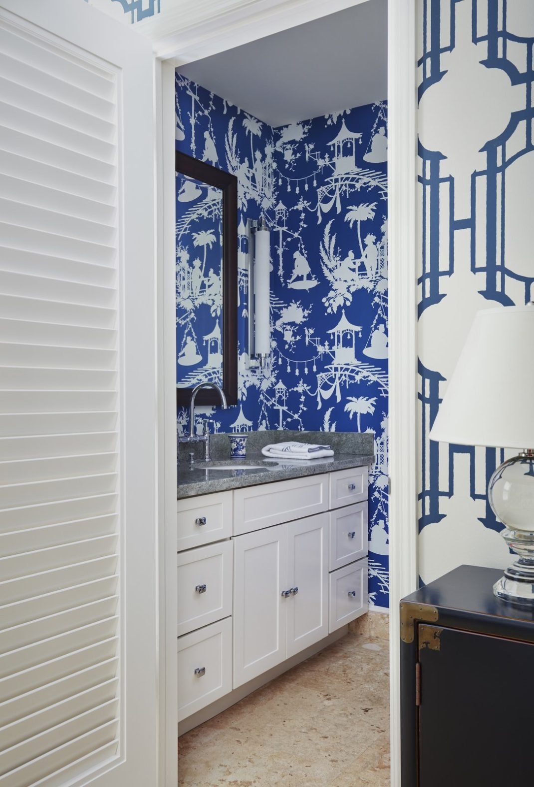 Un appartement au bord de la mer simple mais somptueux 