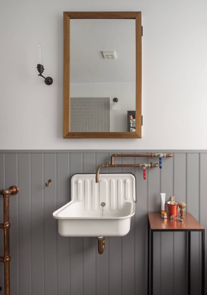 Un miroir industriel ou non est indispensable