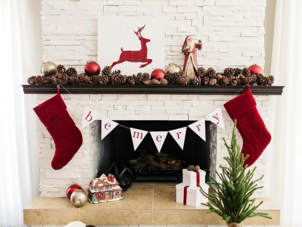Décorer sa cheminée à Noël le rouge Décorer sa cheminée à Noël le rouge