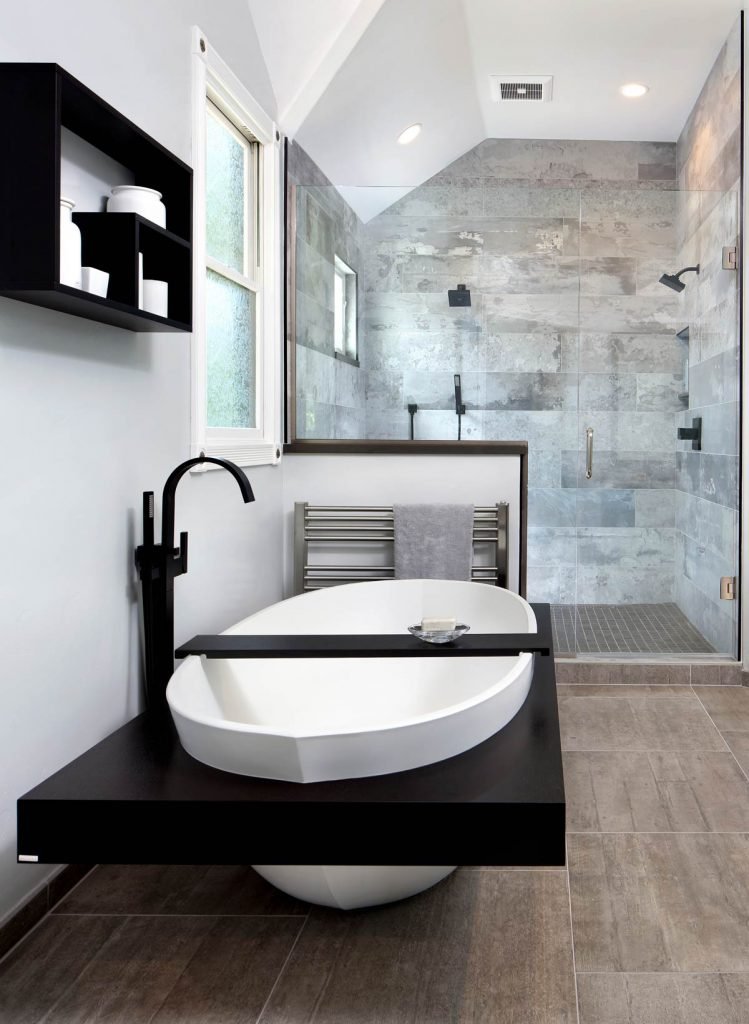 Une salle de bain monochromatique