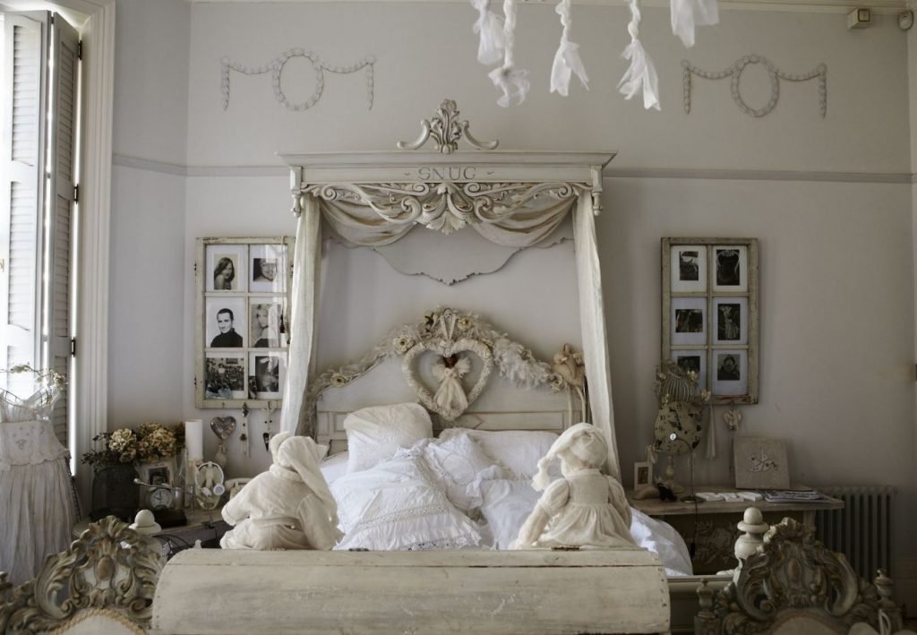 Décoration de chambre à la française le baldaquin Décoration de chambre à la française le baldaquin