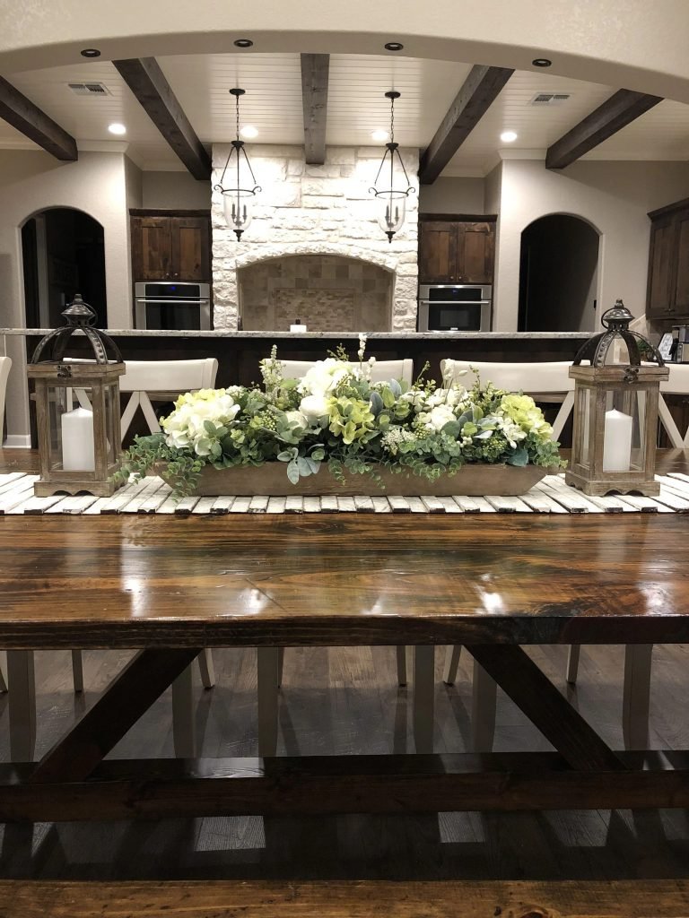 Des centres de table avec des lanternes 