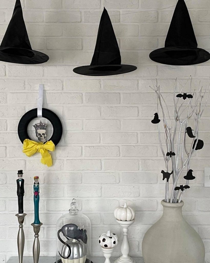 Décorez avec des chapeaux de sorcière