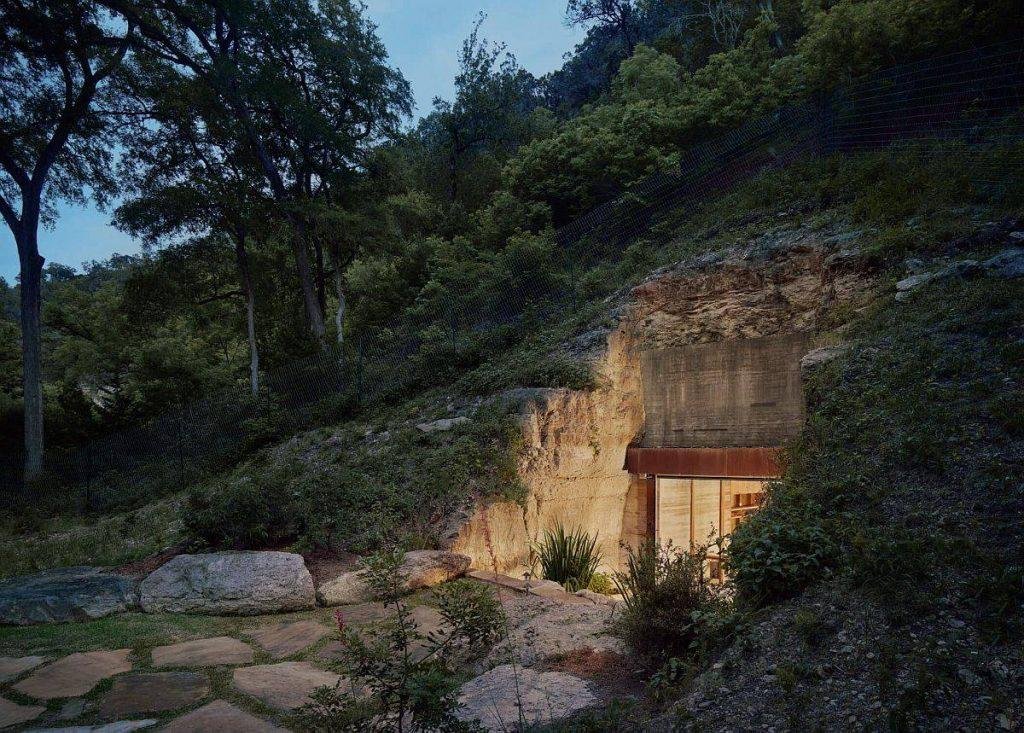Clayton Korte dévoile une cave à vin creusée dans une colline 1