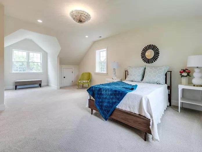 Rénovation étonnante d'une chambre sous les combles