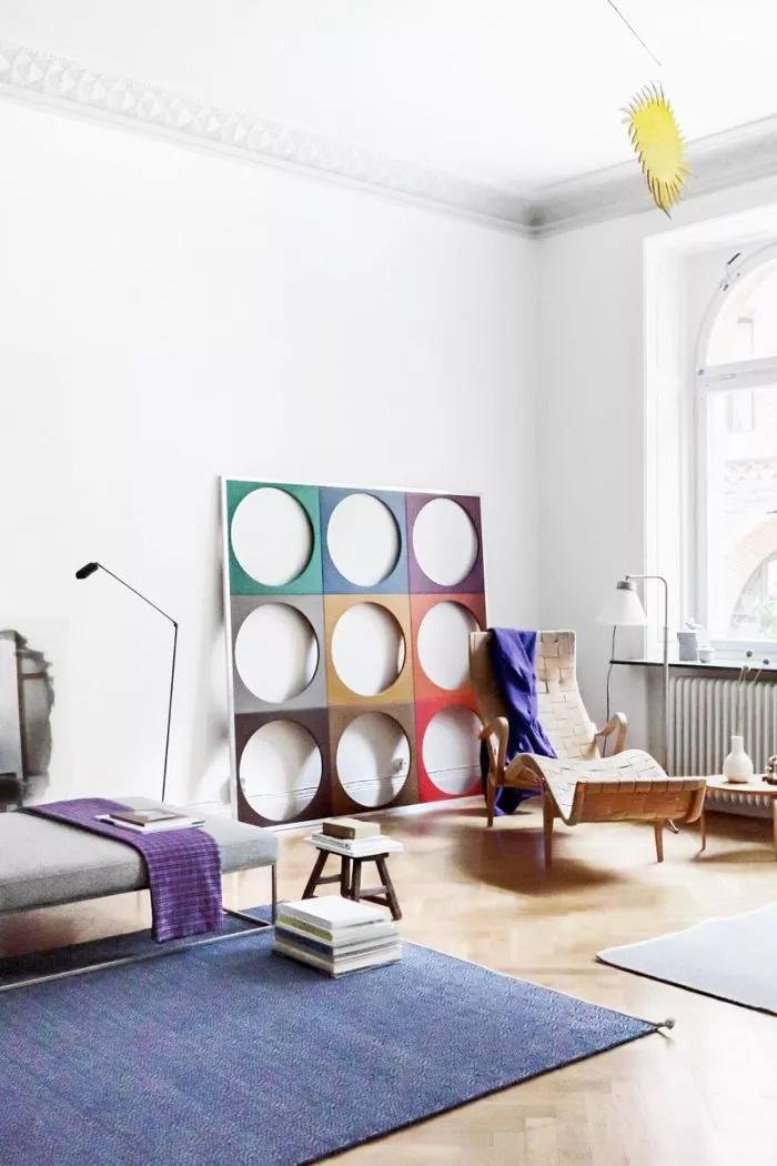 Ajoutez de petites touches de couleur dans votre déco de style scandinave