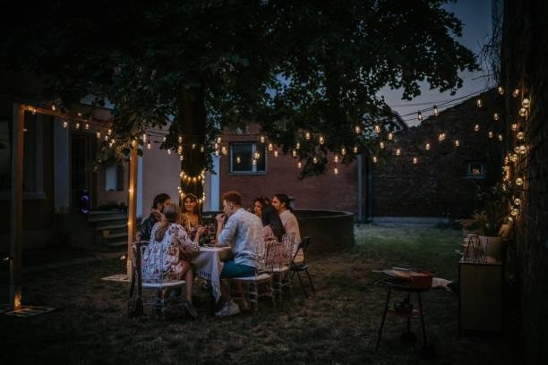 Illuminez votre soirée et votre décoration guinguette avec une guirlande