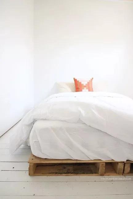 Comment faire un sommier de lit en palette