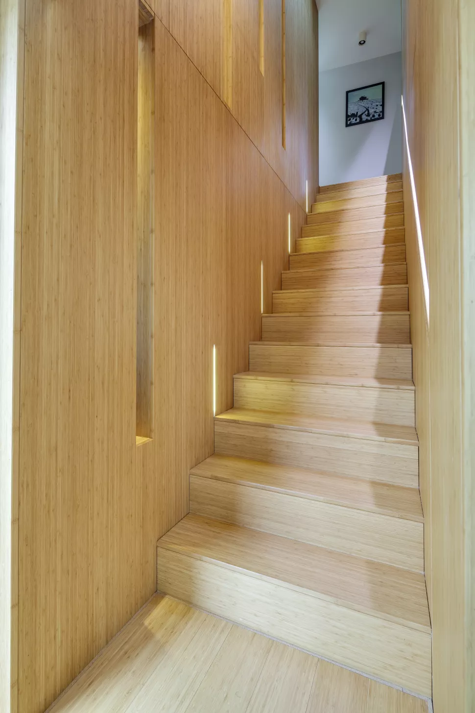 Illuminez une cage d'escalier fermée