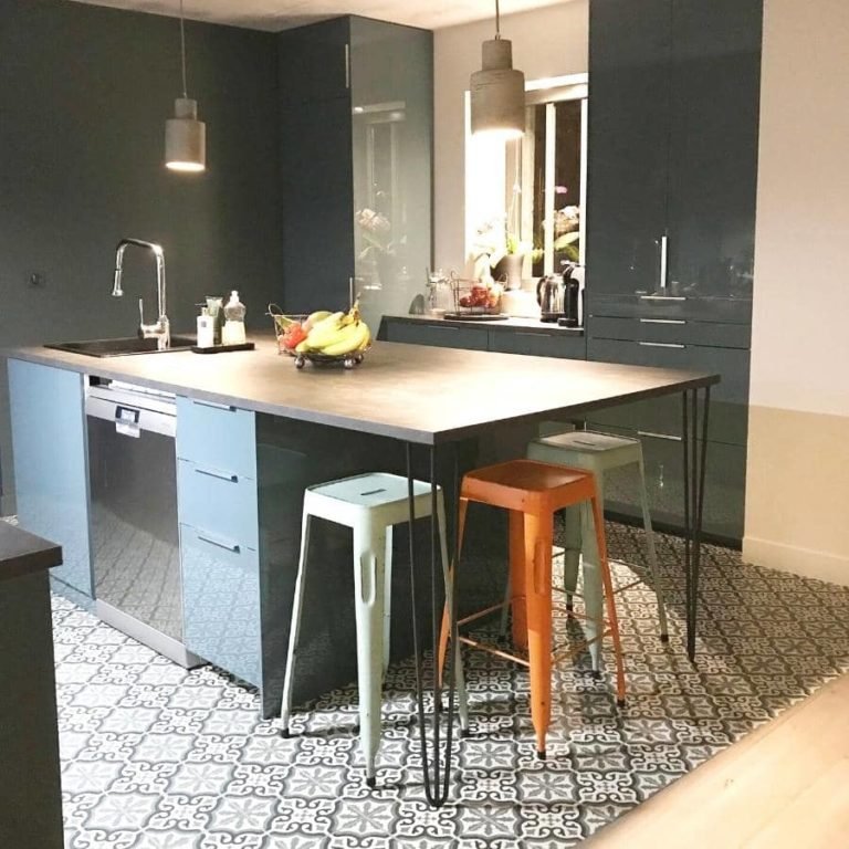 Zone de cuisson avec hotte et zone de lavage Zone de cuisson avec hotte et zone de lavage