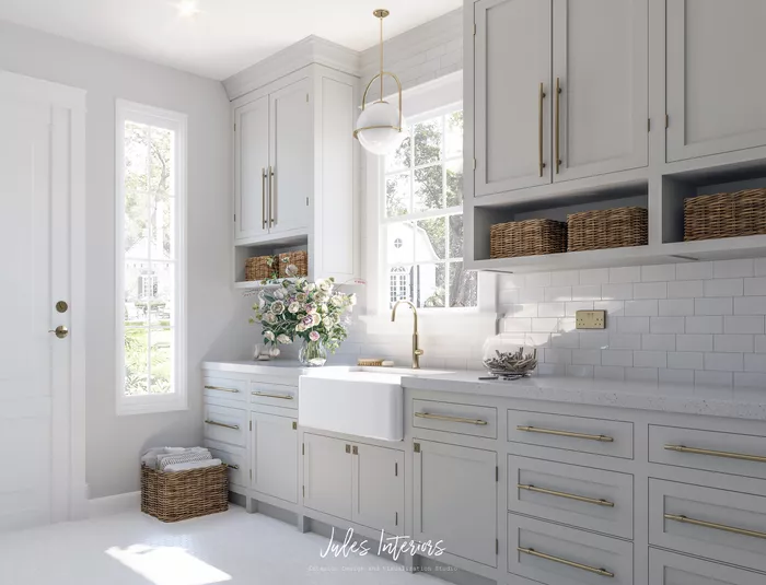 Jolie et polie dans des tons de blanc pâle et de gris