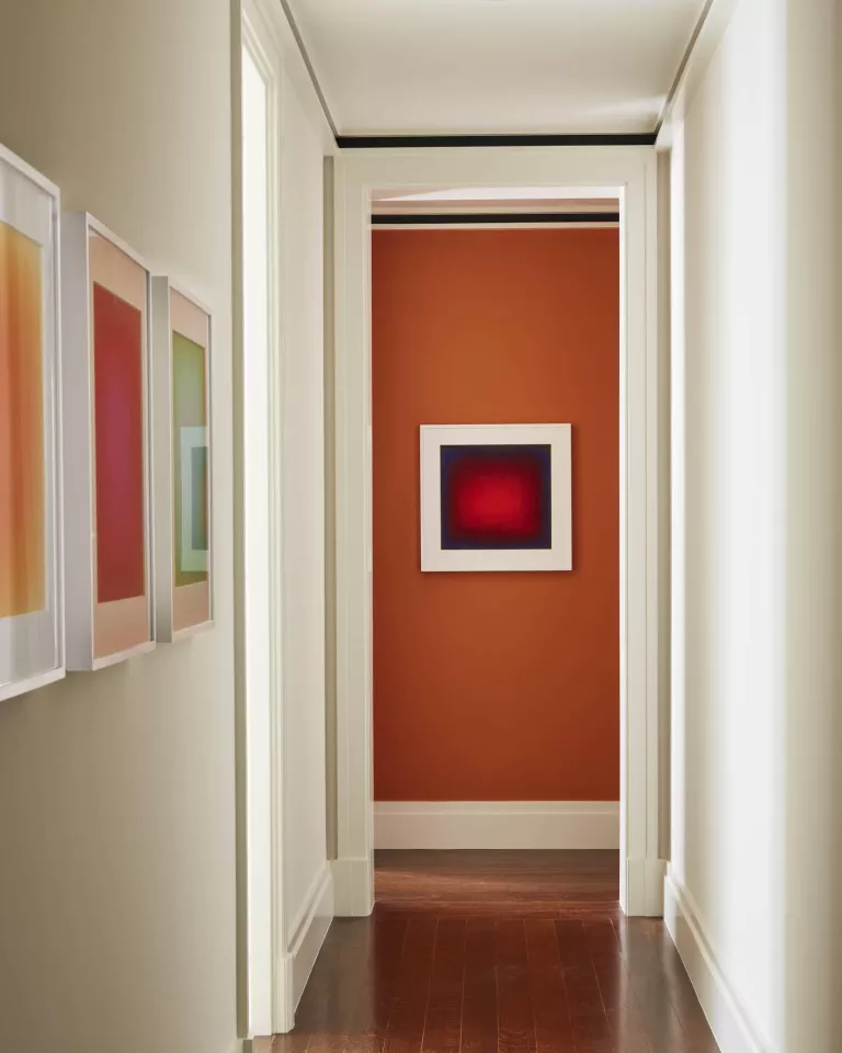 Quelle couleur pour agrandir un couloir