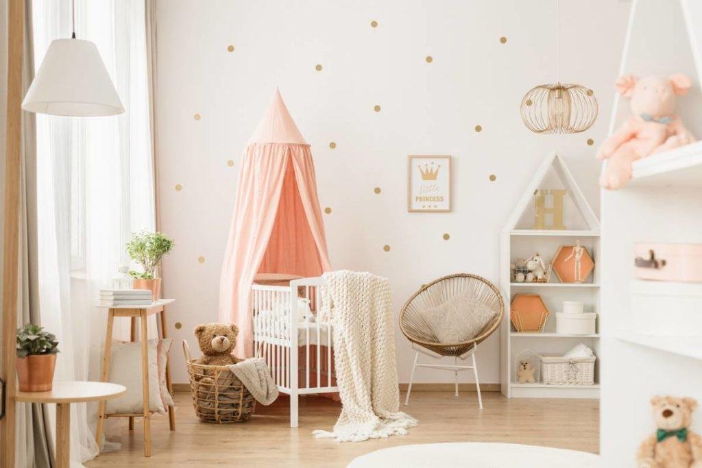 Bébé choisissez des meubles écologiques en bois pour sa chambre