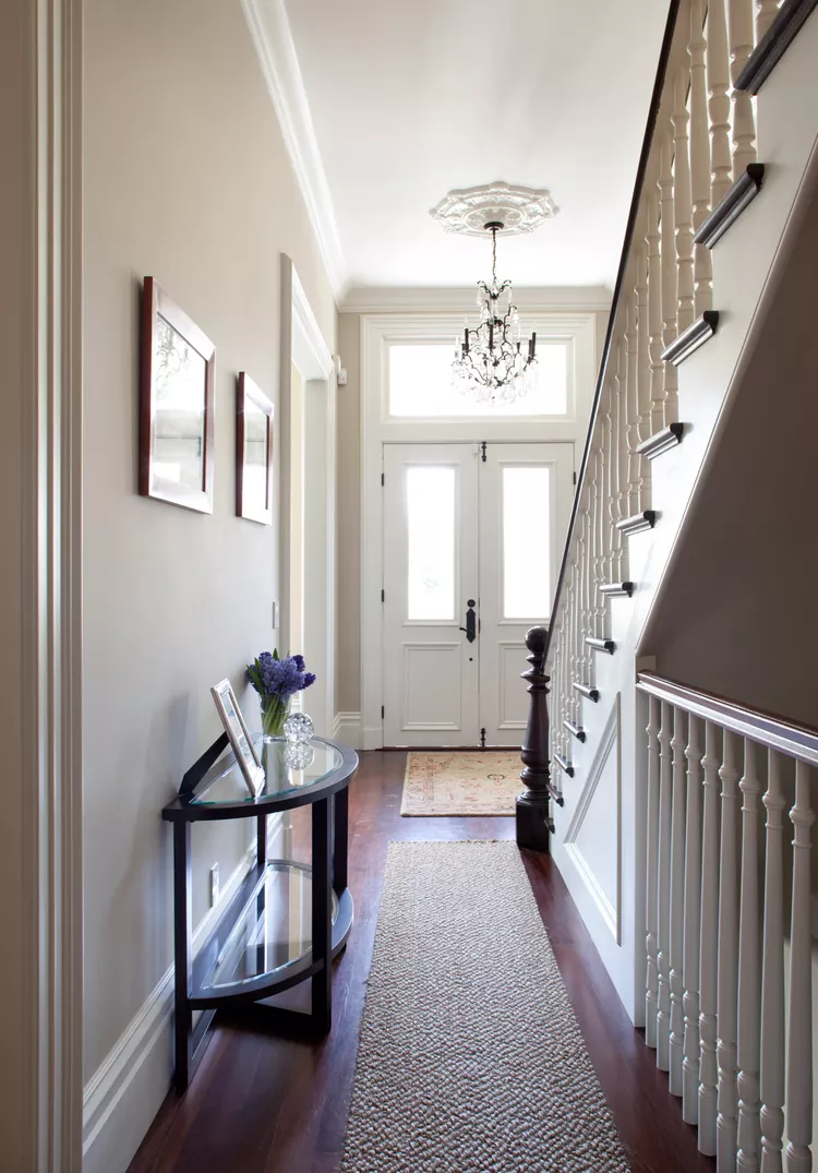 Idées déco pour les petites entrées pas larges