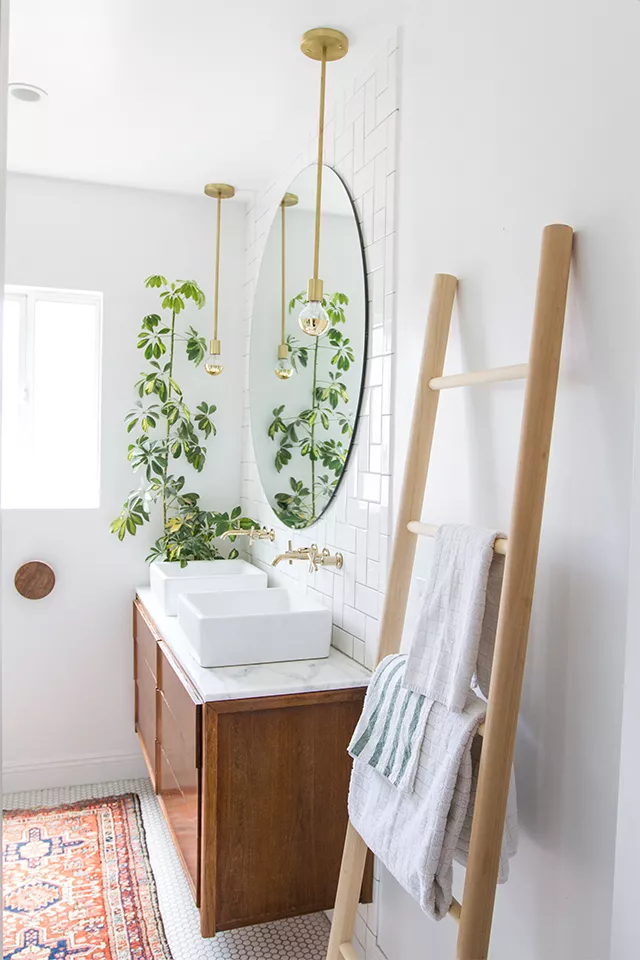 Transformez votre salle de bains spa à la maison avec un rangement pour les serviettes