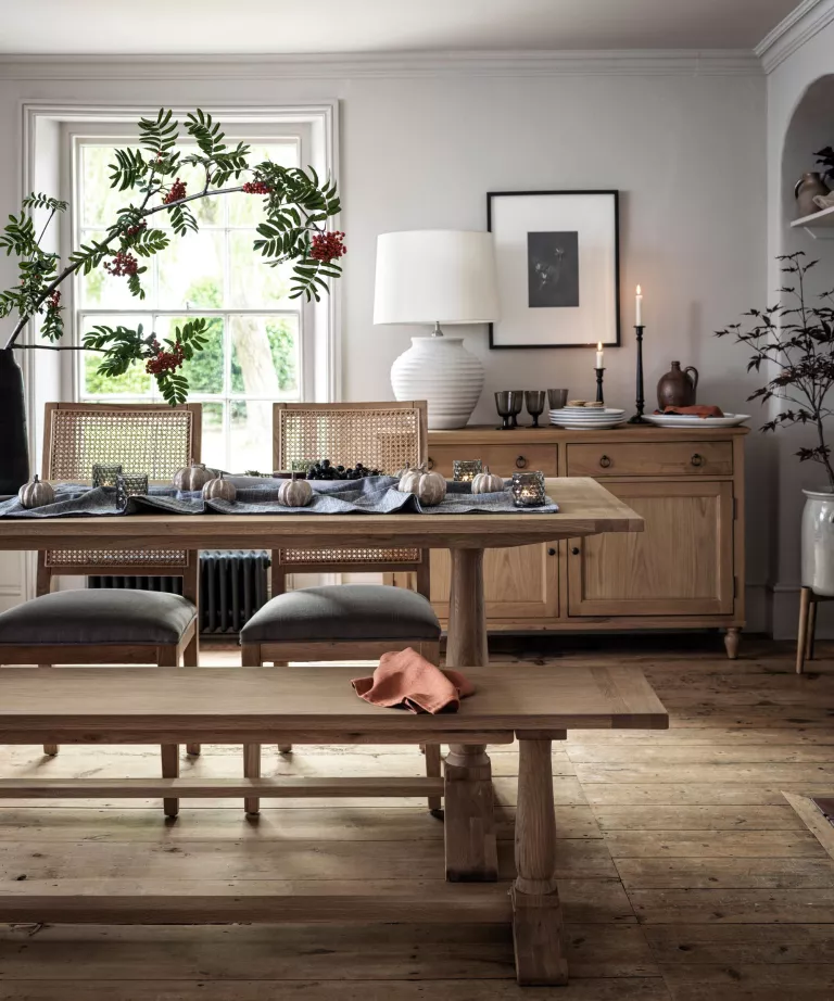 Tenez compte de la hauteur du plafond pour choisir votre taille de table à manger Tenez compte de la hauteur du plafond pour choisir votre taille de table à manger