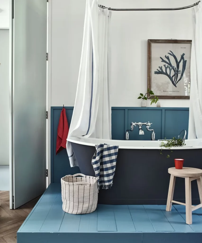 Utilisez du bleu sarcelle avec du blanc pour créer un sentiment de sérénité Utilisez du bleu sarcelle avec du blanc pour créer un sentiment de sérénité