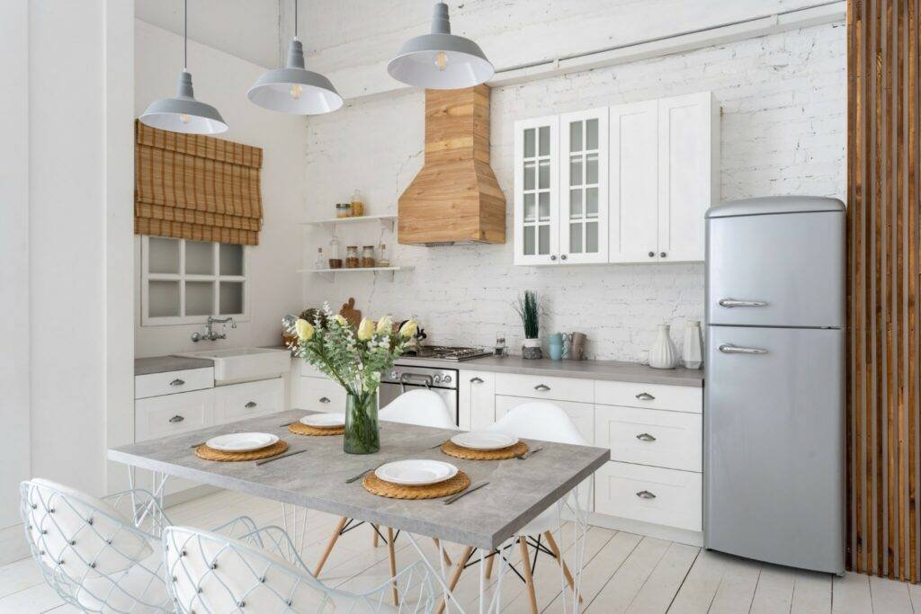 Jouez sur le contraste entre le blanc et bois