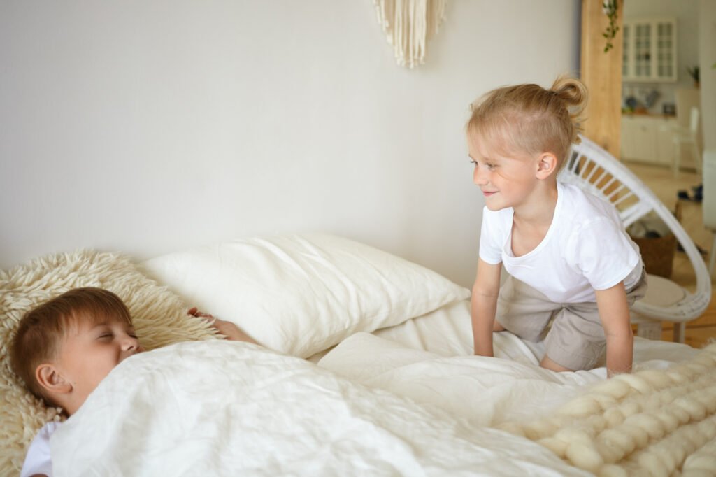 Lit gigogne enfant  le guide pour gagner de la place avec style
