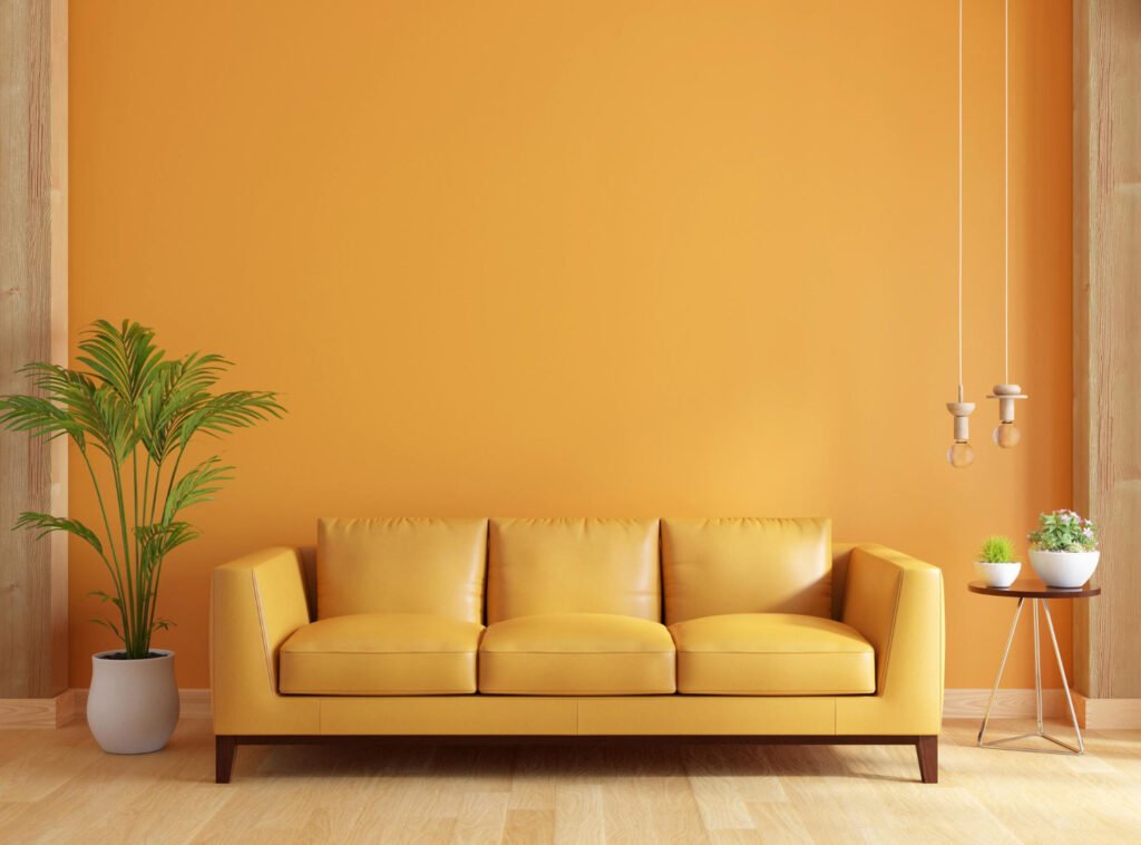 décoration de salon avec mur et canapé de couleur Jaune Beurre Jaune Safran