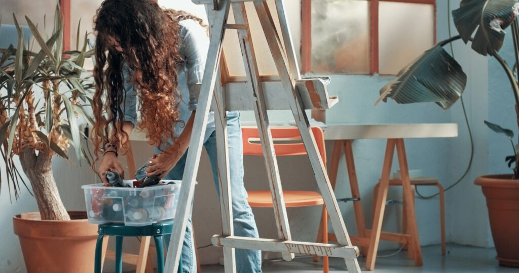 Peindre un accent wall ou accumuler des objets déco
